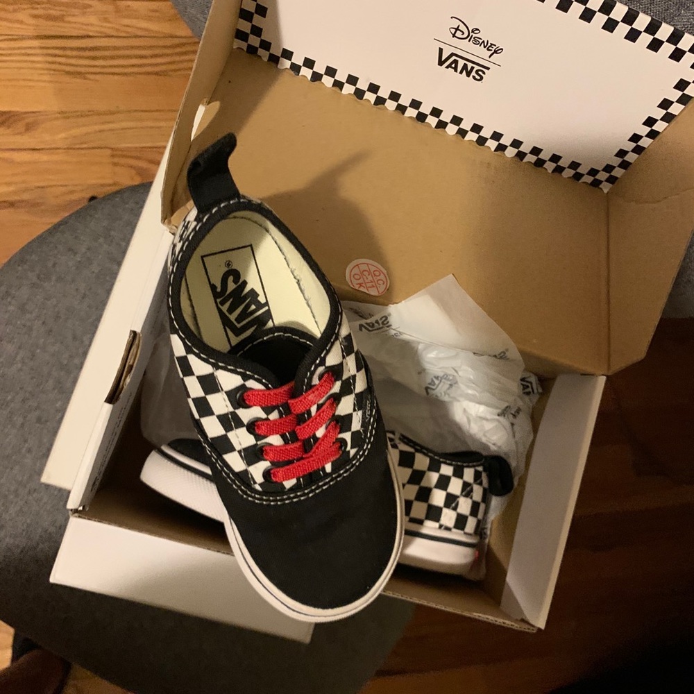 Shoes - Picture 4 of 4
